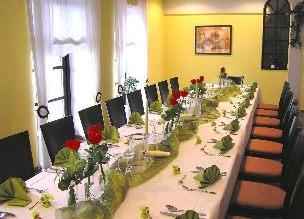 Hotel Pfaffenhof Lich Eksteriør bilde